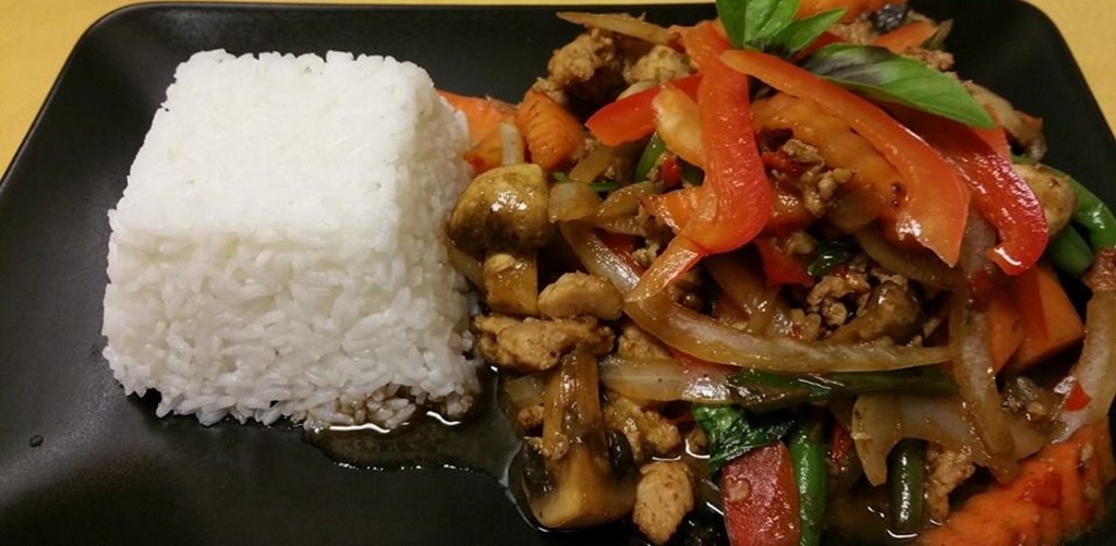 Authentic Thai Cuisine & Fresh Sushi Bar in Kenwood, Cincinnati - Image 1